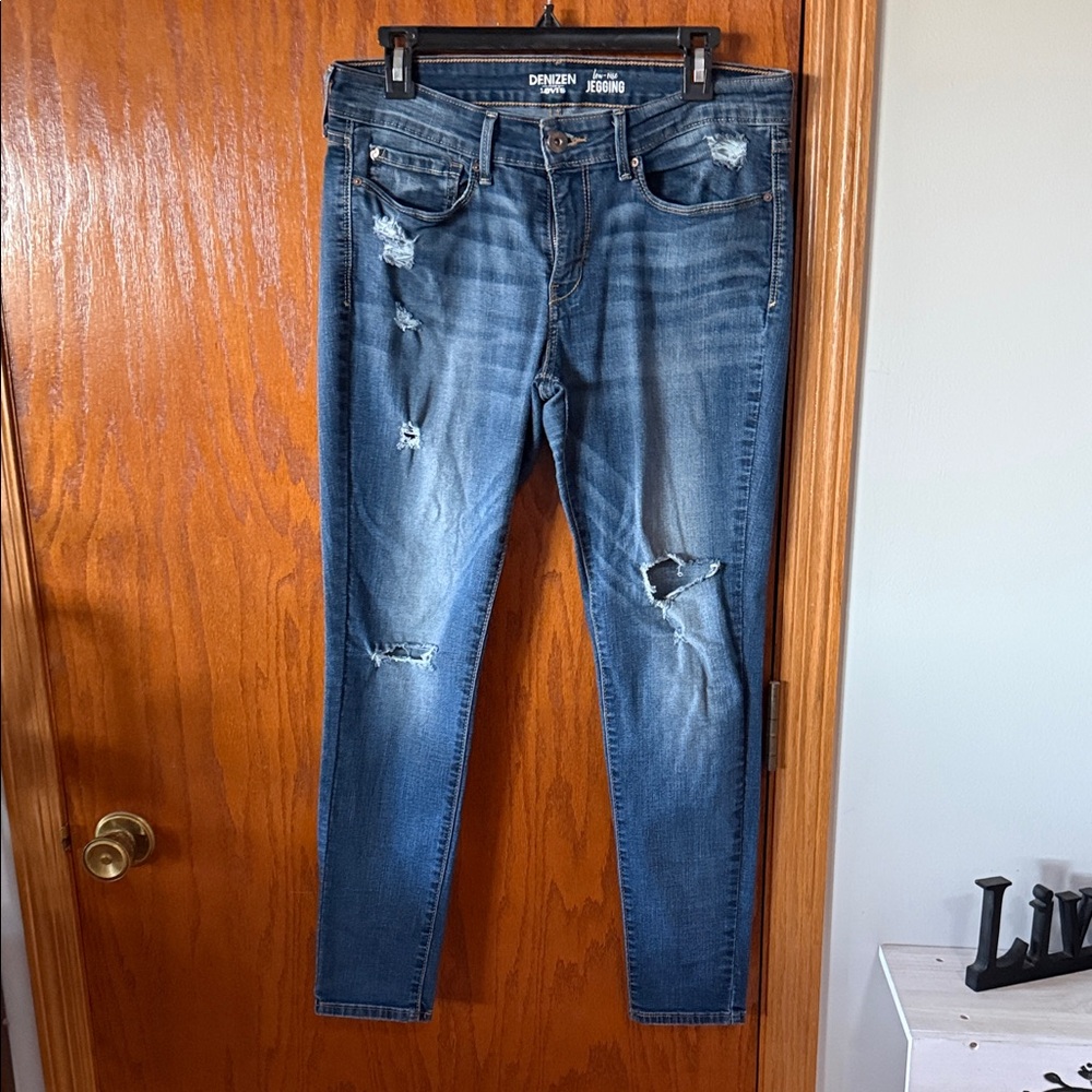 Denizen from Levi's Low-Rise Jegging in Classic Blue